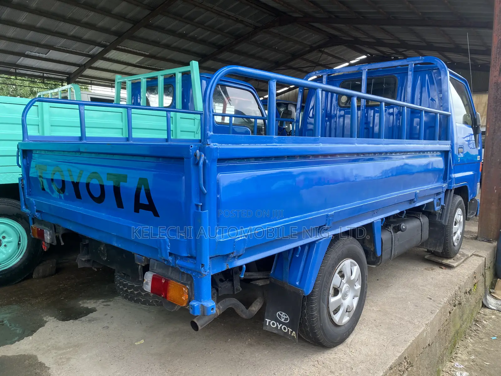 100 Toyota Dyna