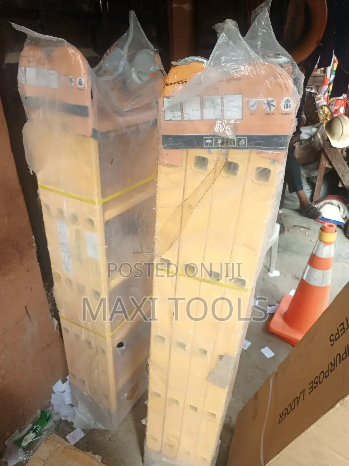 Up Strong Aluminum Ladder 4×5 Heavy Duty