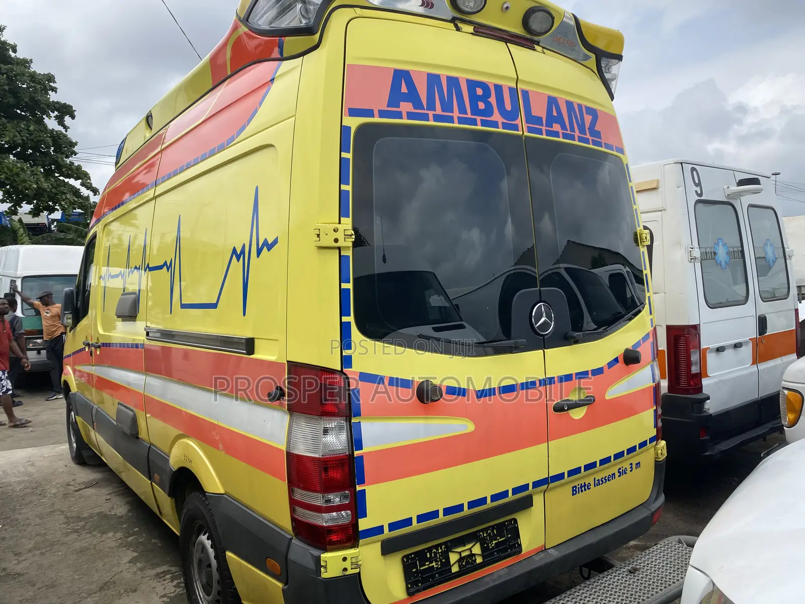 Mercedes-Benz Sprinter 2010 Yellow