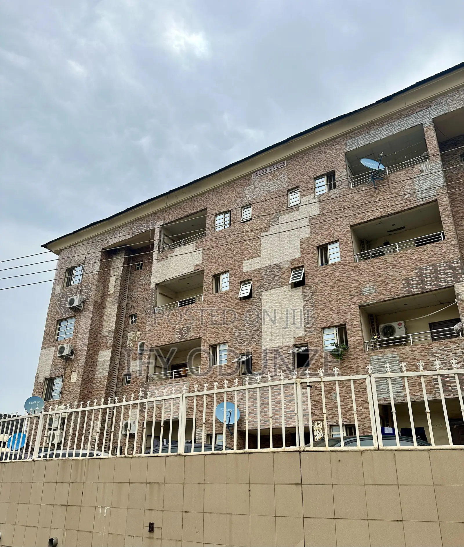 16bdrm Block of Flats in Rodze Suites, Wuse for sale