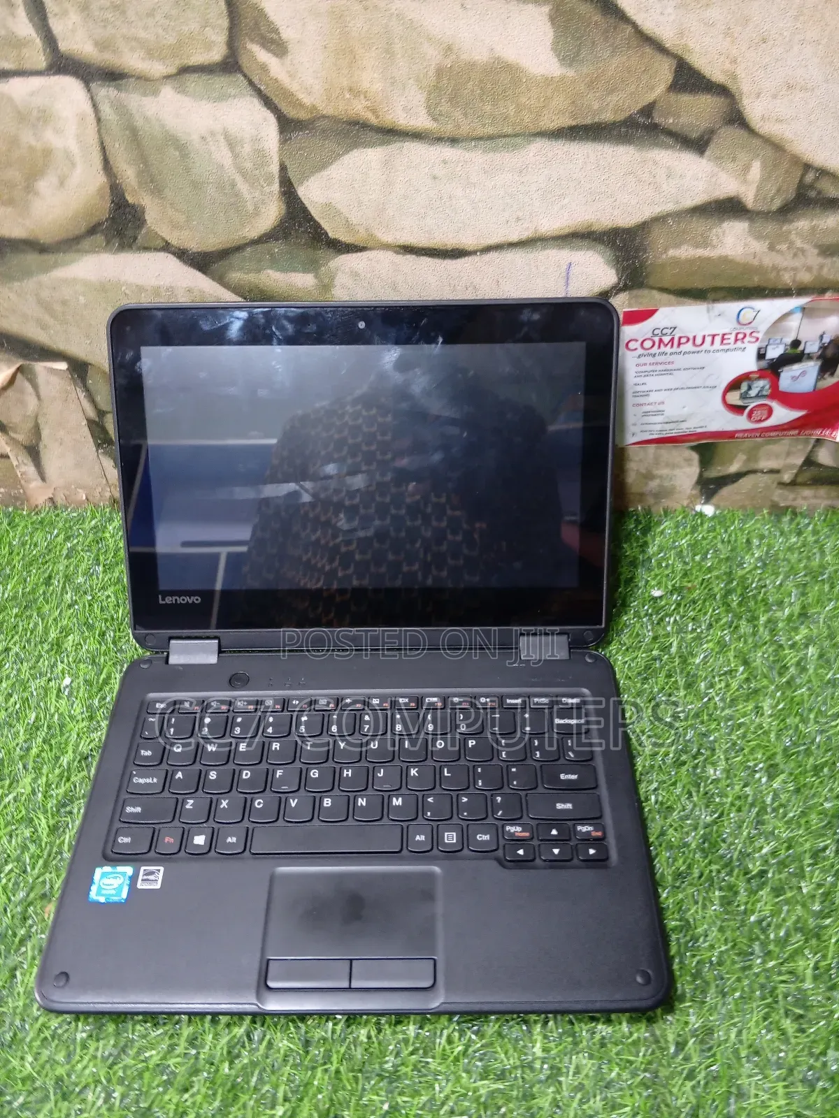 Laptop Lenovo 300e 4GB Intel SSD 60GB