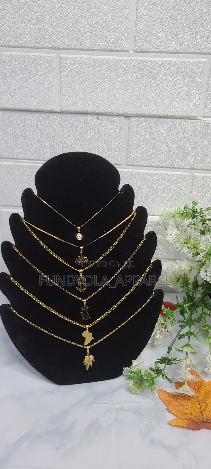 Gold Pure Stainless Steel Chain And Pendant Set