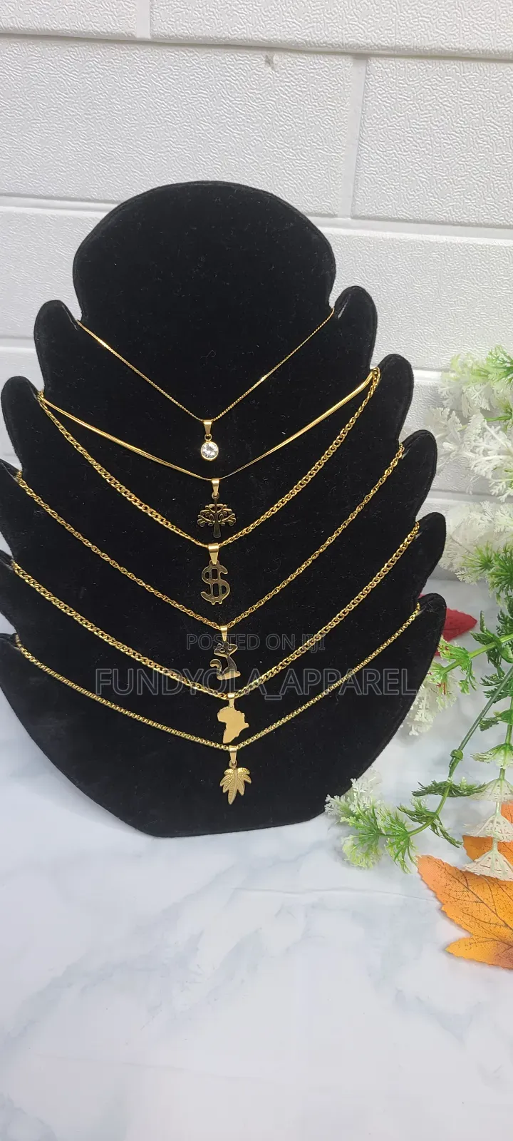 Gold Pure Stainless Steel Chain And Pendant Set