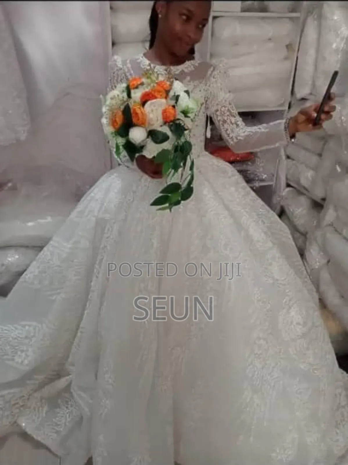 Trendy Wedding Gown With Accessories for Rent