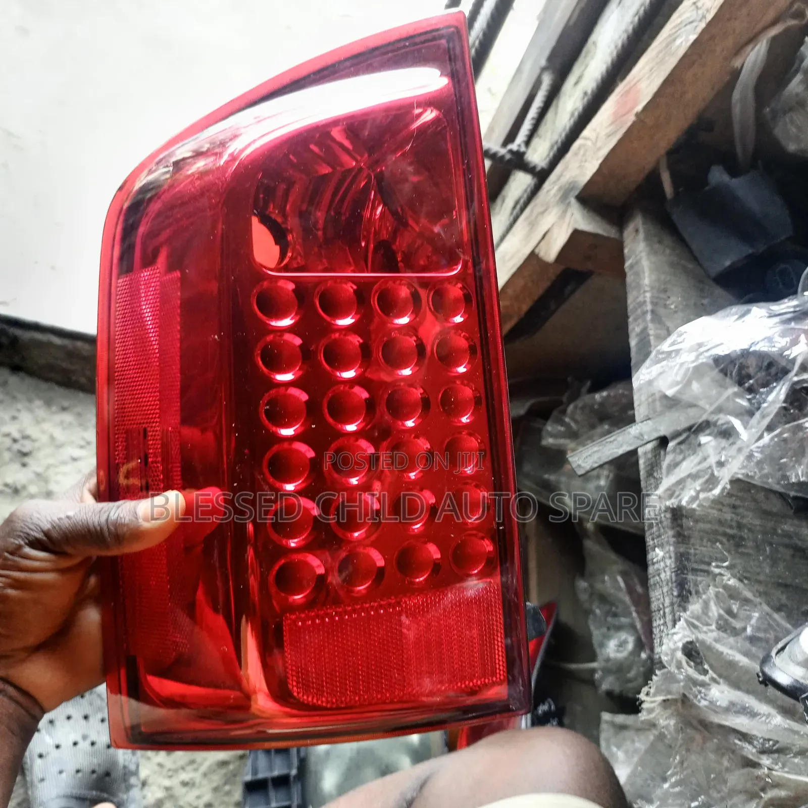 Back Light Infiniti Qx56