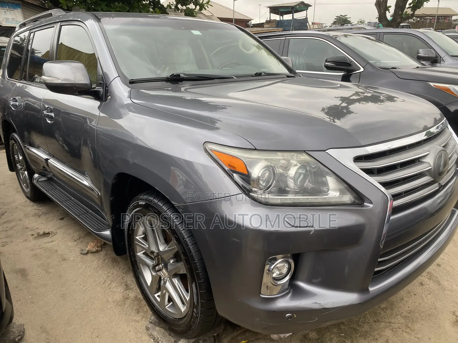 Lexus LX 570 AWD 2014 Gray