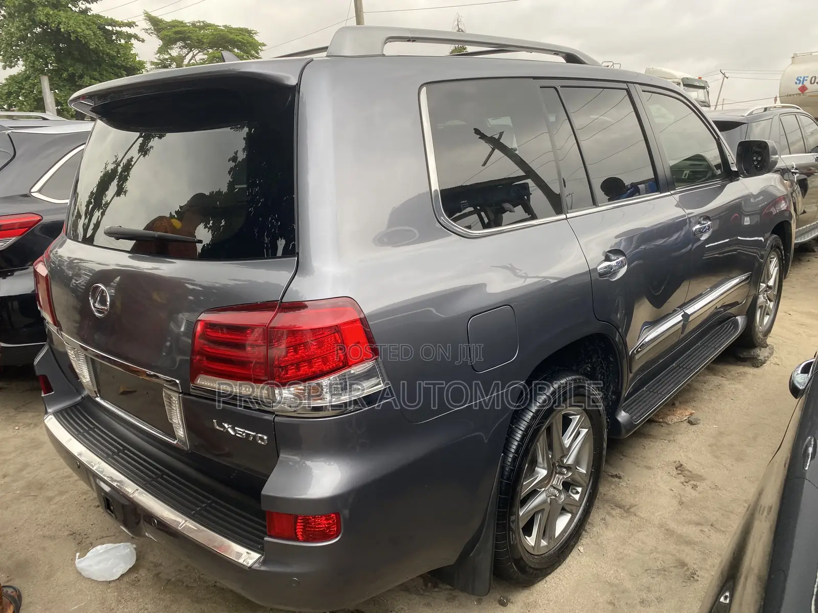 Lexus LX 570 AWD 2014 Gray