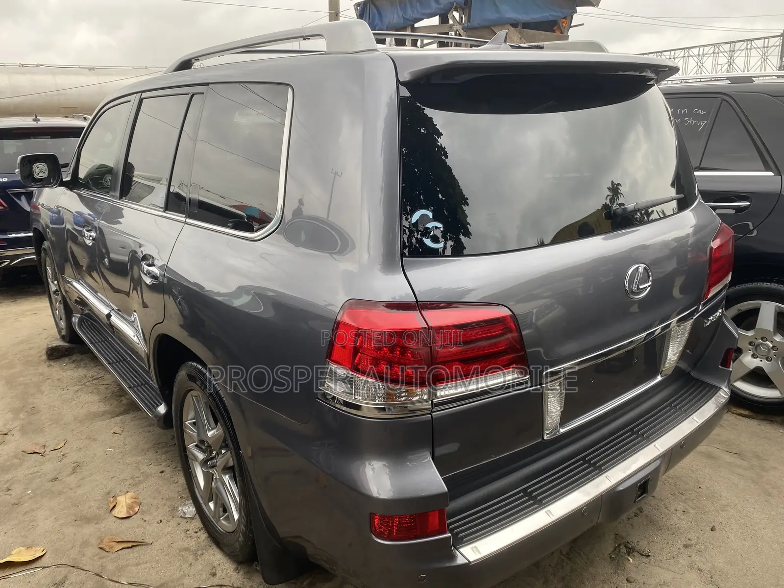 Lexus LX 570 AWD 2014 Gray