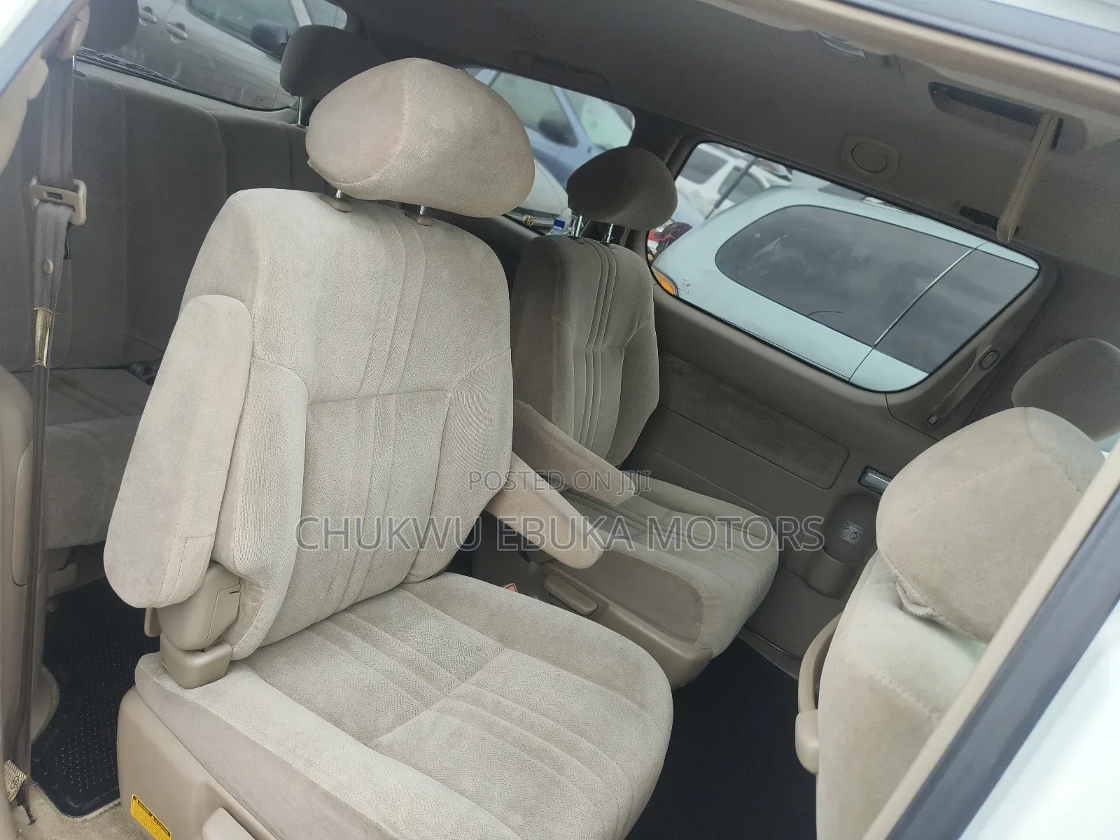 Toyota Sienna LE 2002 White