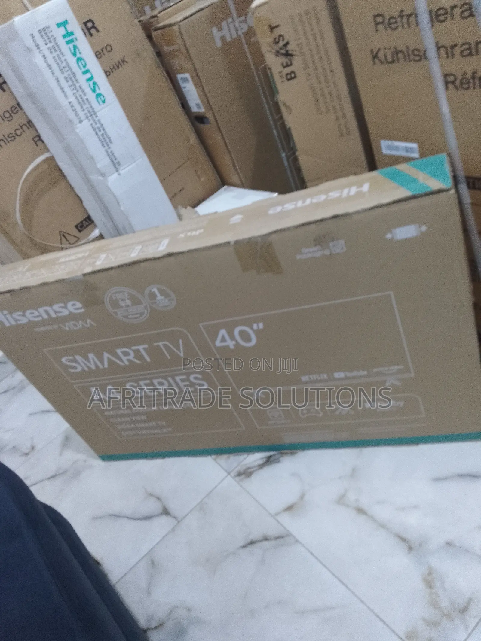 40 INCHES SMART TV- HISENSE + Prime Video
