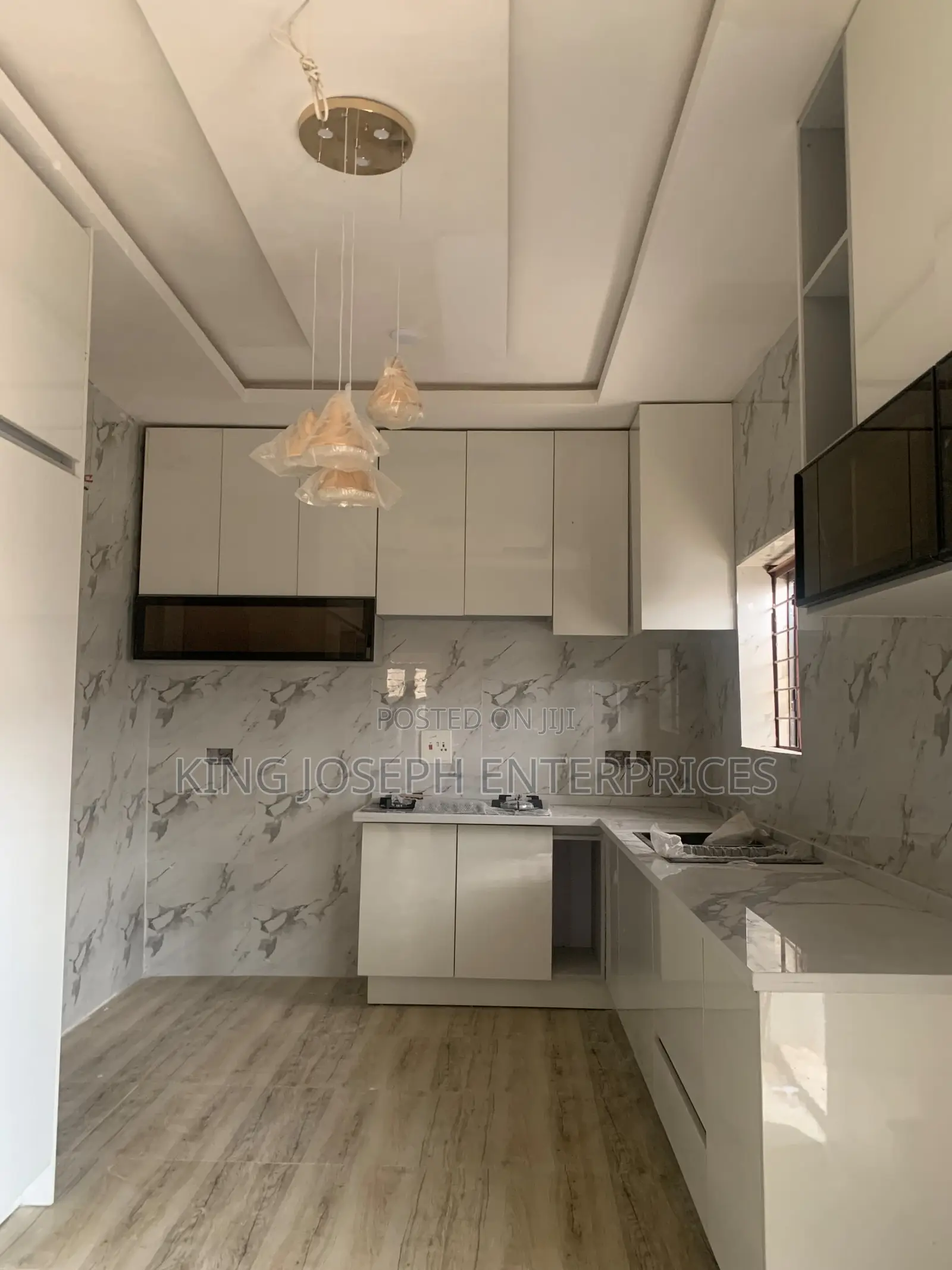 5bdrm Duplex in Idu for sale