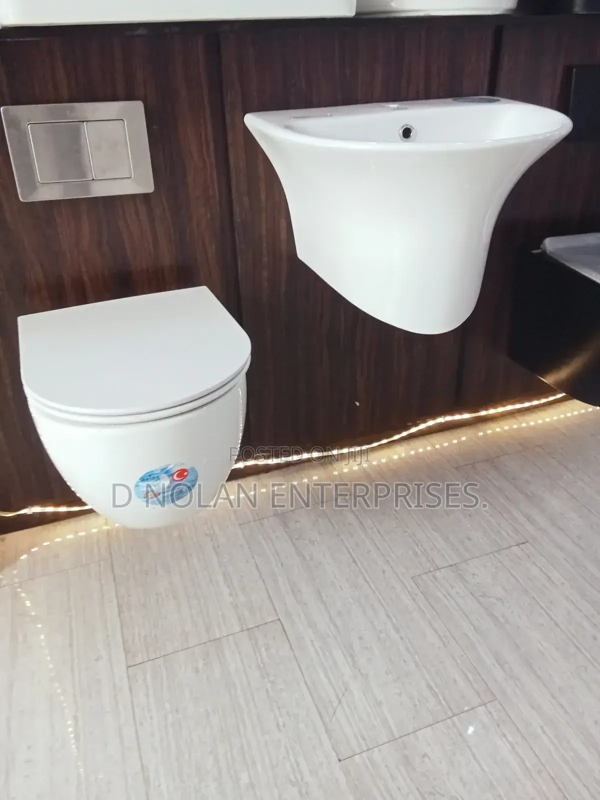 White Condit Round Shape Water Closet