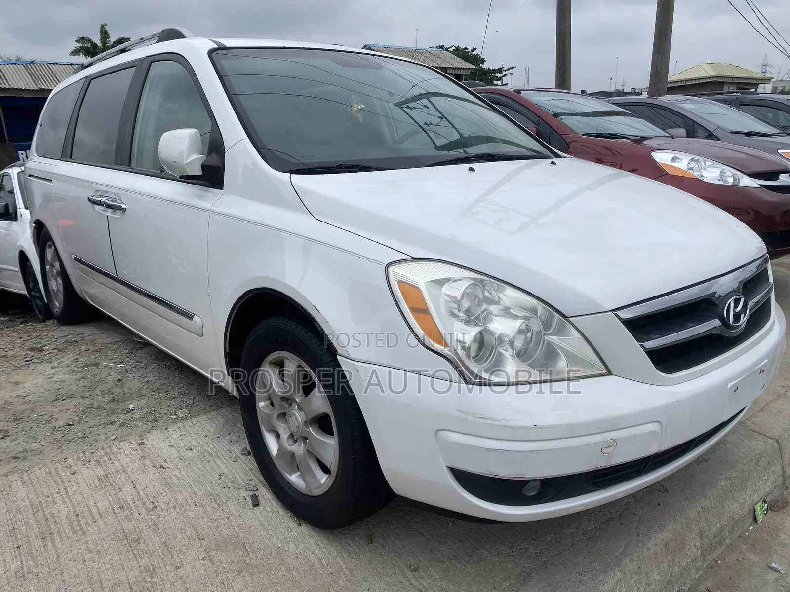 Hyundai Entourage Limited 2008 White