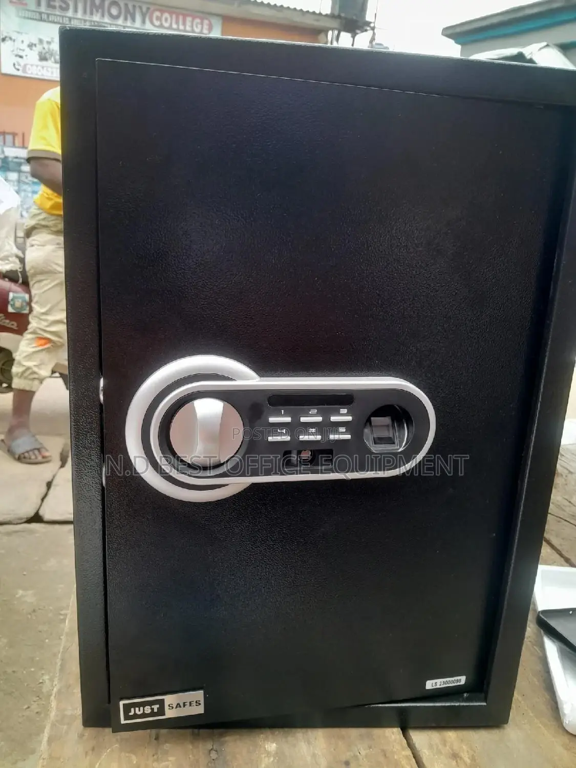 102T Safe Cabinets Digital And Fingerprint