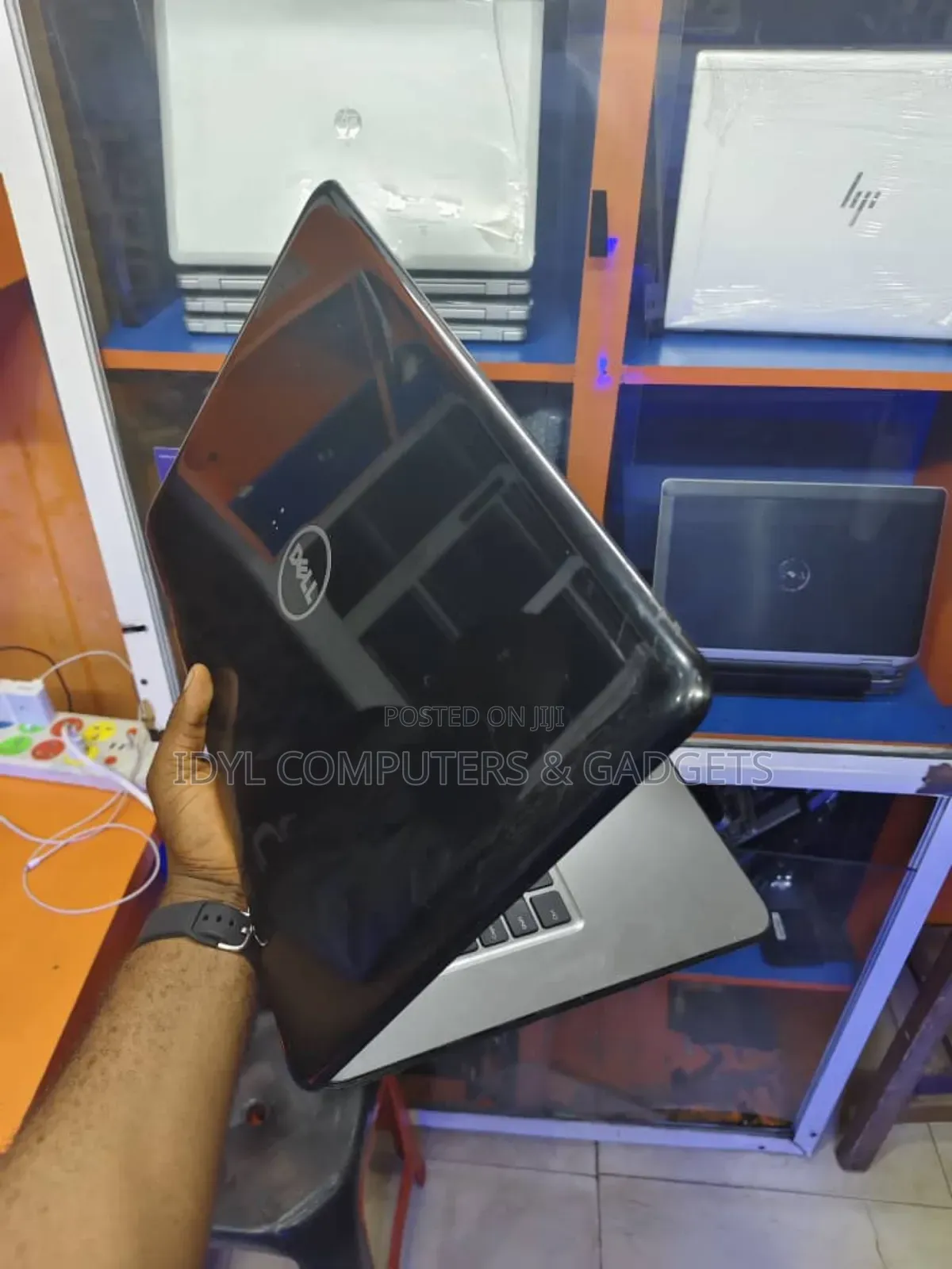 Laptop Dell Inspiron 17 7786 8GB Intel Core I5 HDD 500GB