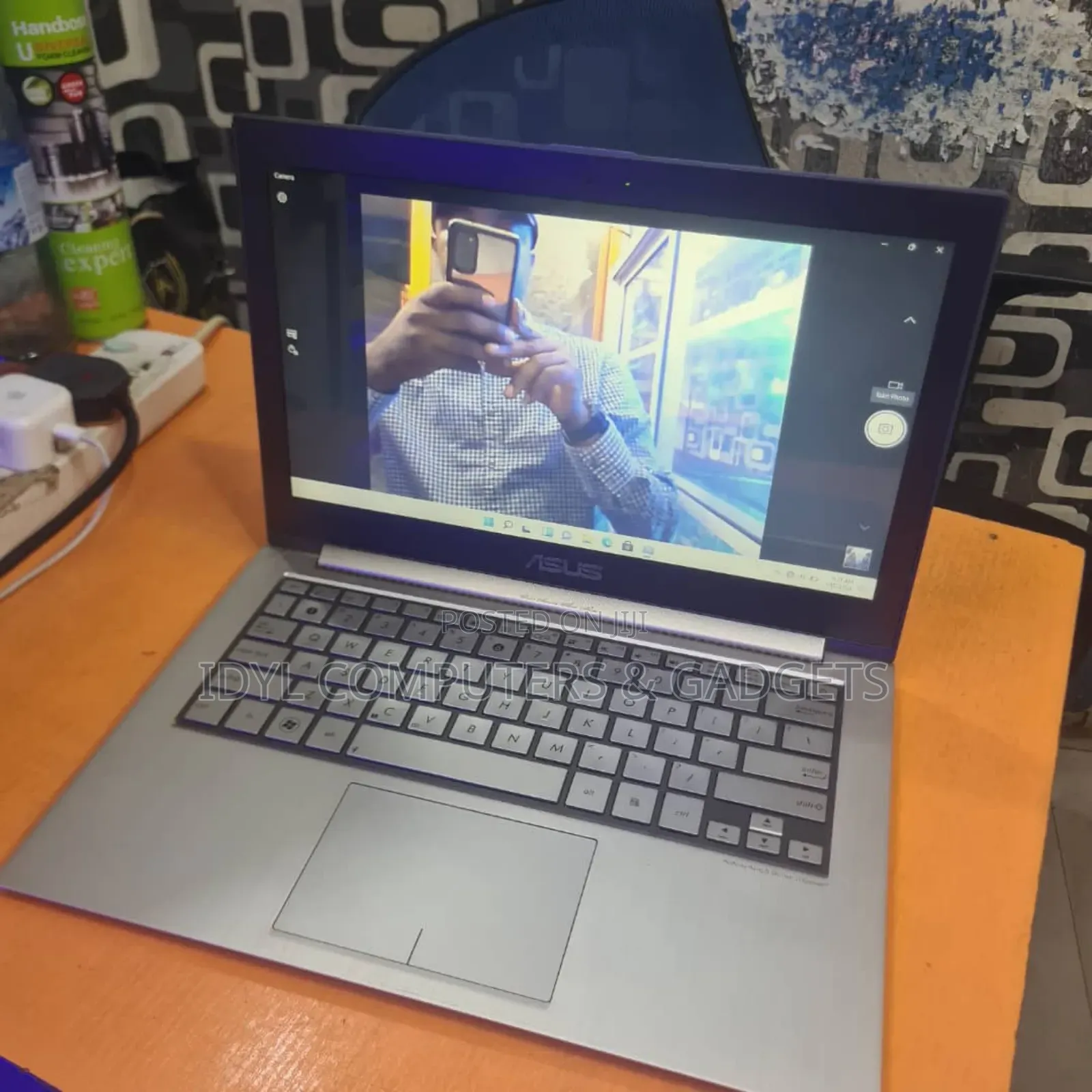 Laptop Asus Zenbook 14 UX434 4GB Intel Core I5 SSD 128GB