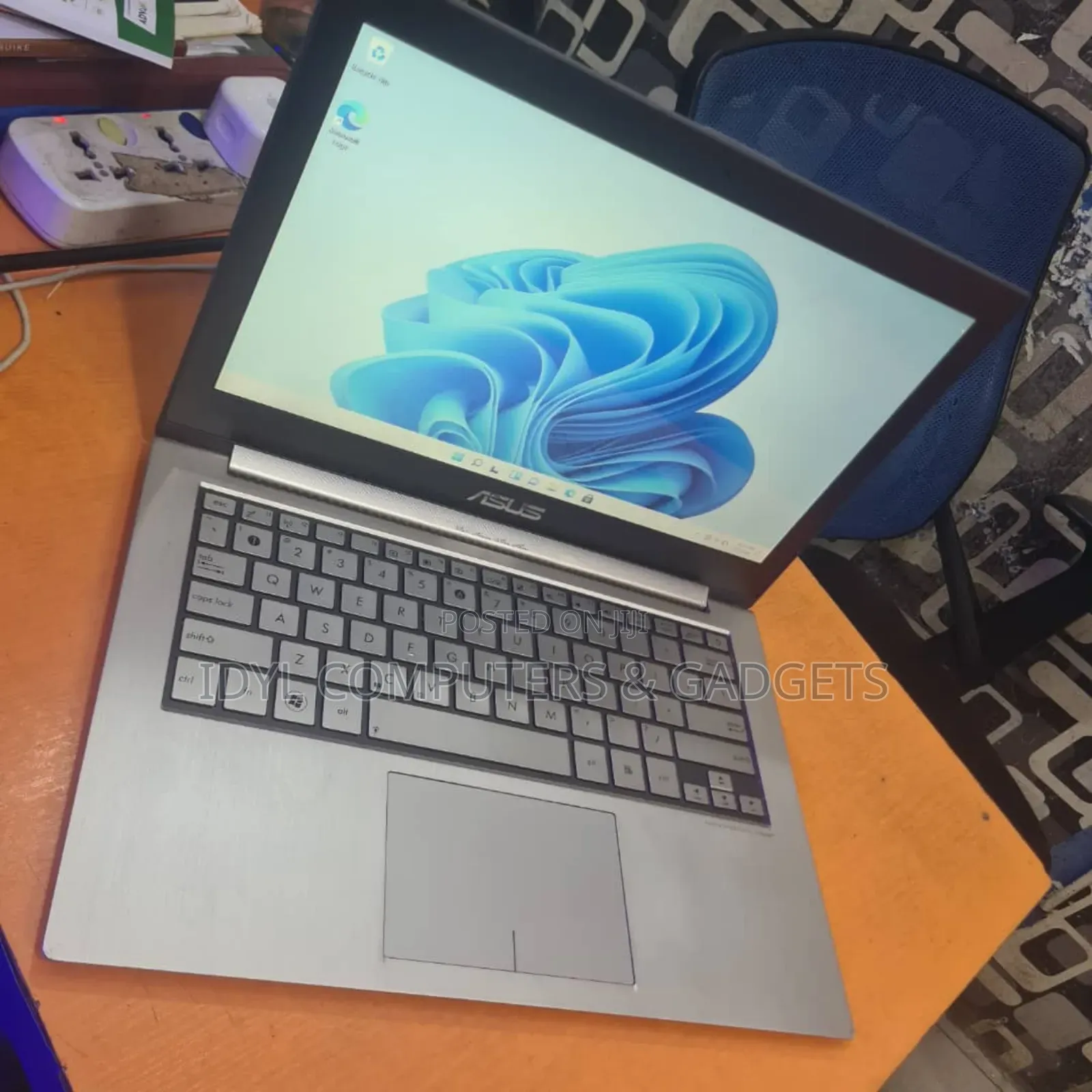 Laptop Asus Zenbook 14 UX434 4GB Intel Core I5 SSD 128GB