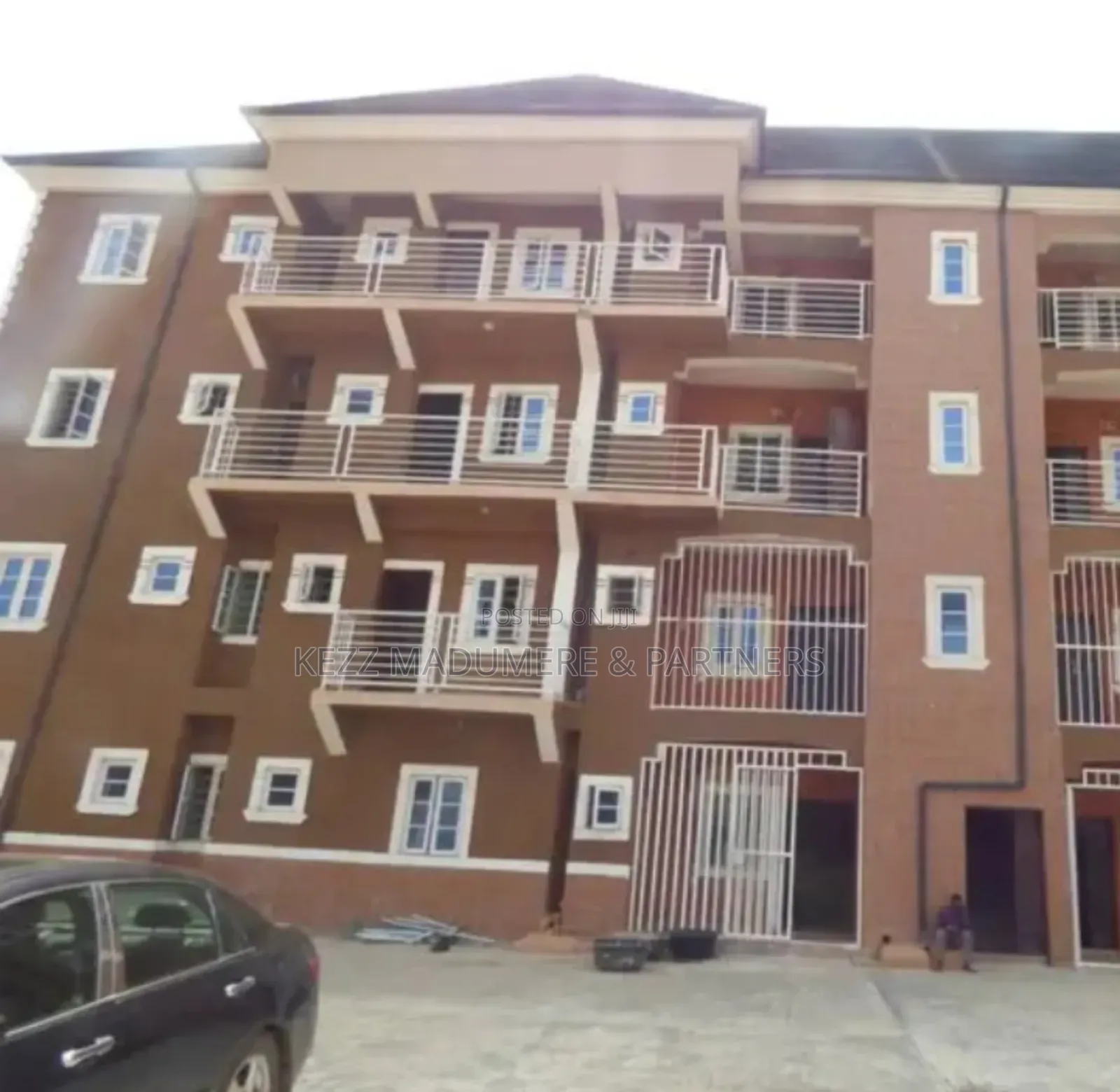 16bdrm Block of Flats in Owerri , Imo State for sale