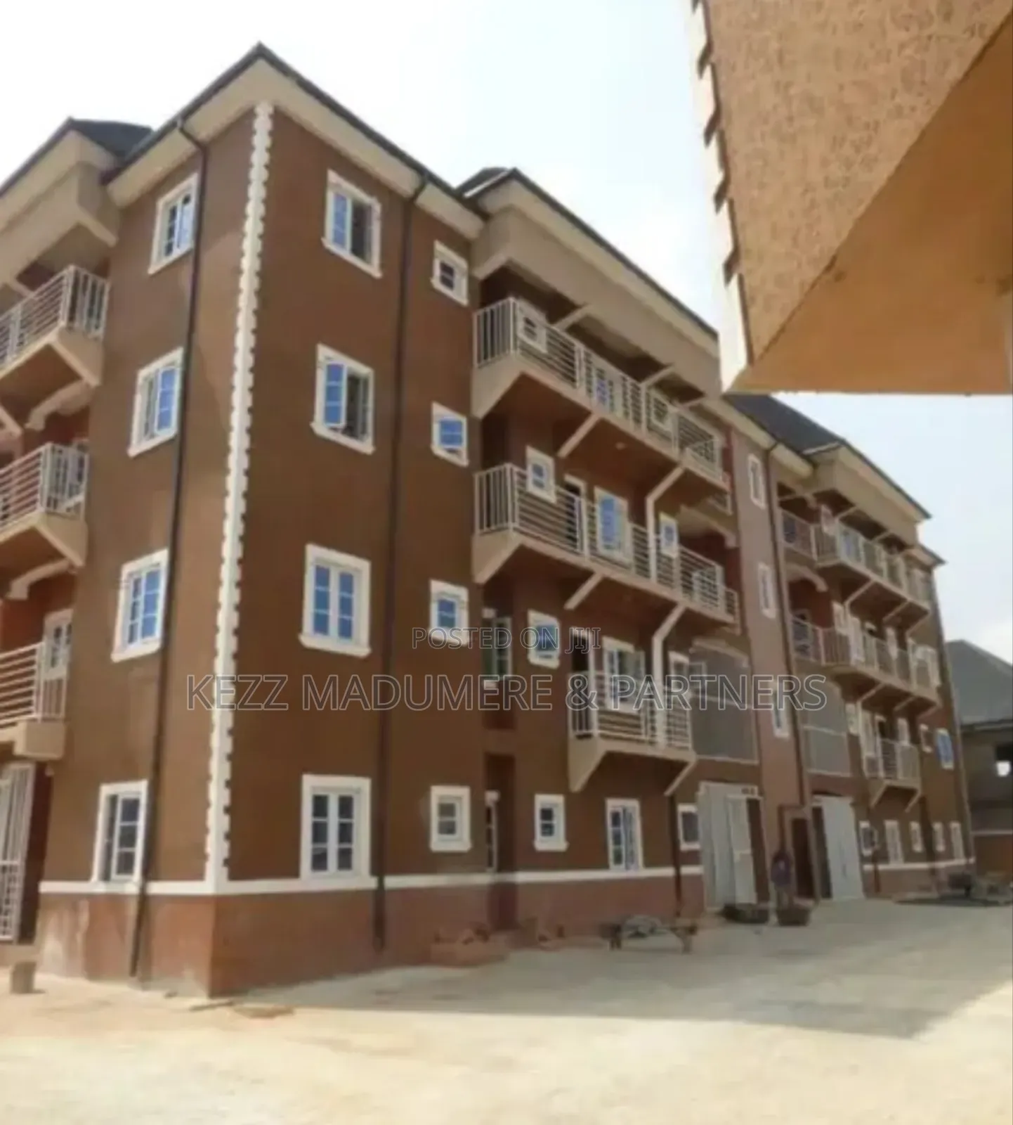 16bdrm Block of Flats in Owerri , Imo State for sale