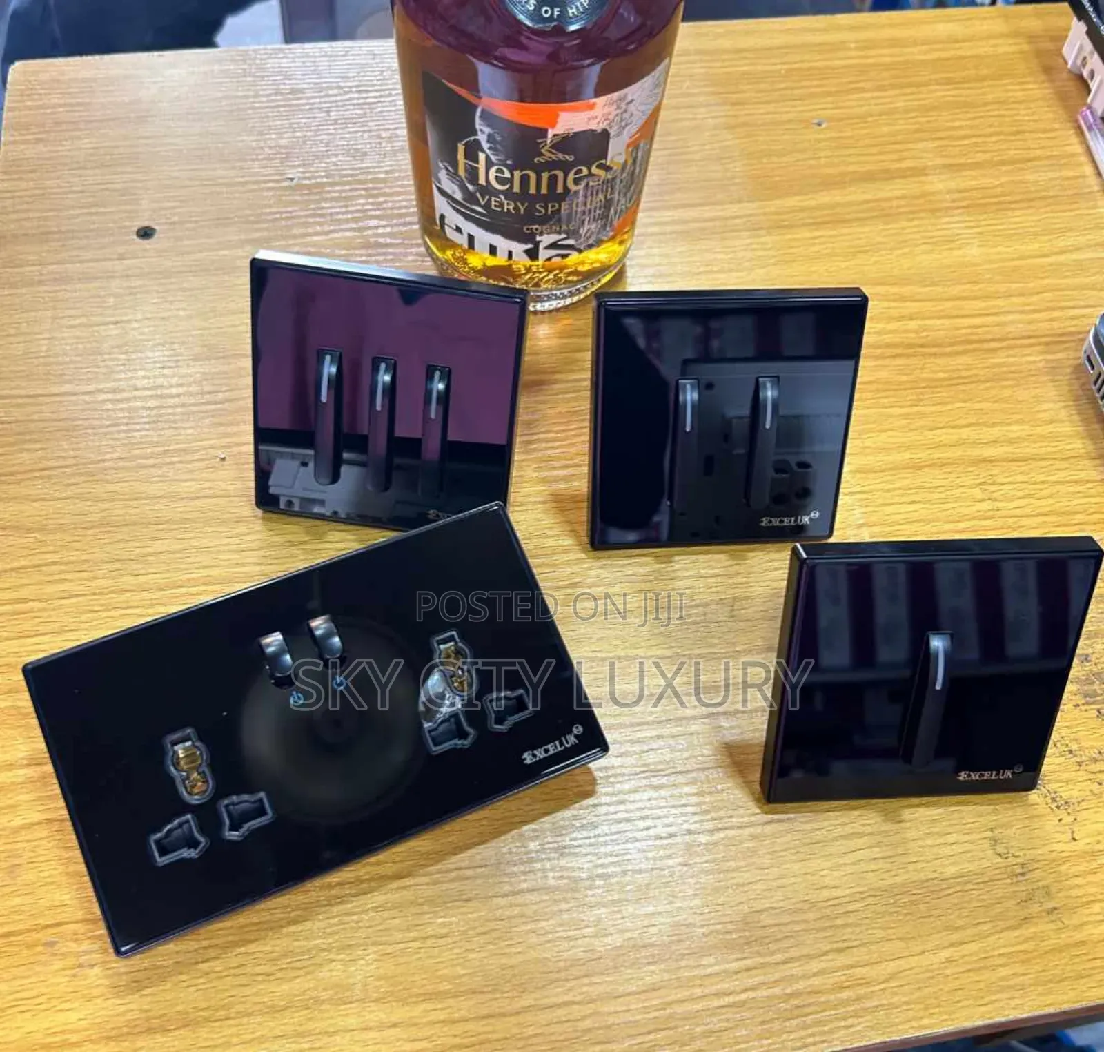 Piano Glass Switch and Socket