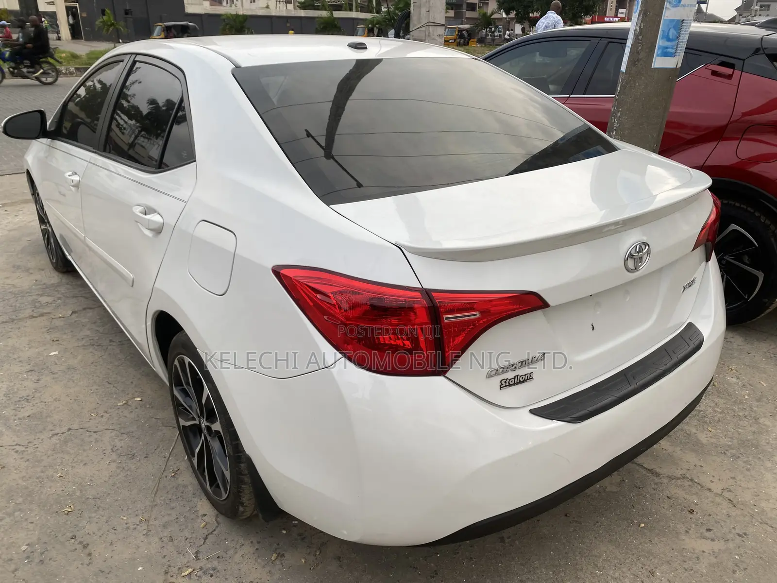 Toyota Corolla XSE (1.8L 4cyl 2A) 2018 White