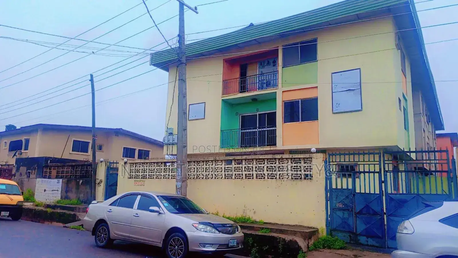 3bdrm Block of Flats in Egbeda Lagos for sale