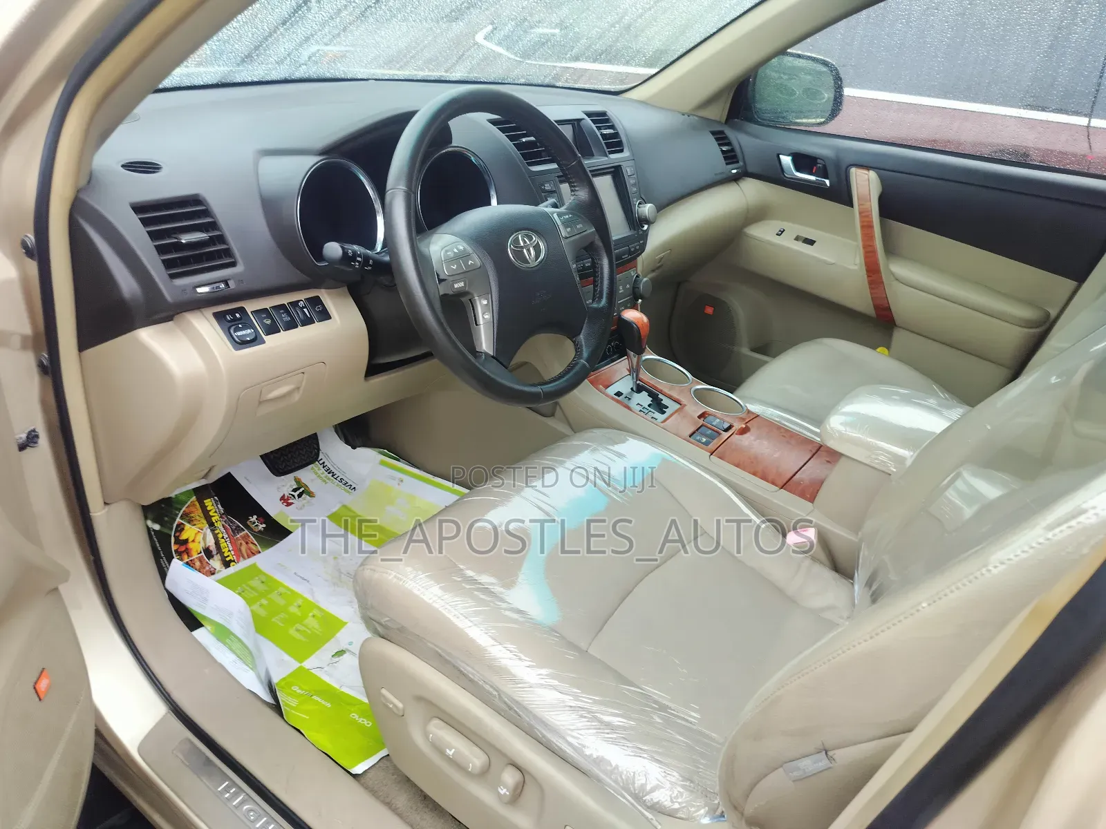 Toyota Highlander Limited 2010 Gold