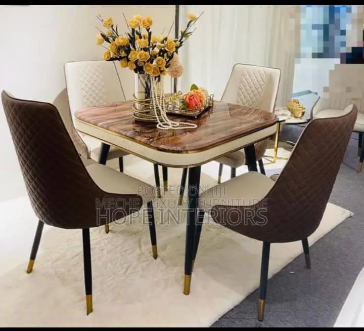 Dinning by 4 Seaters