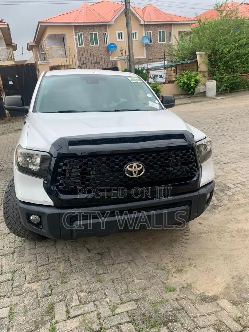 Toyota Tundra 2018 White