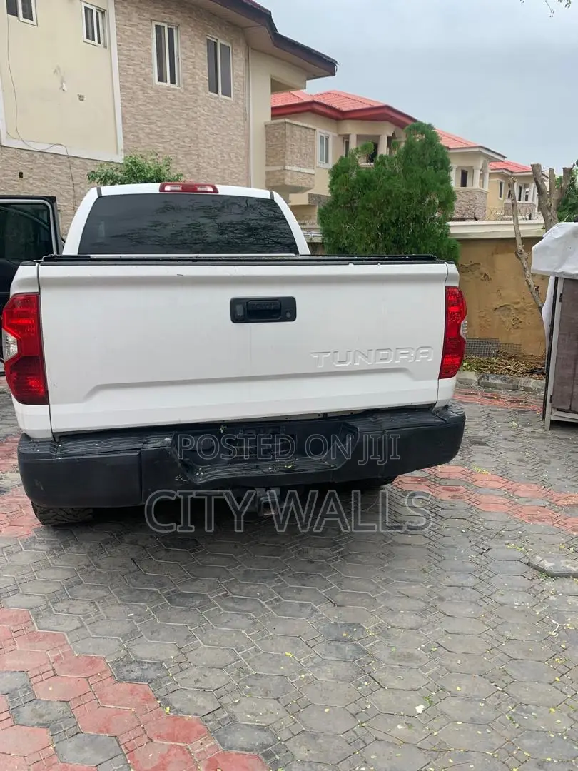 Toyota Tundra 2018 White