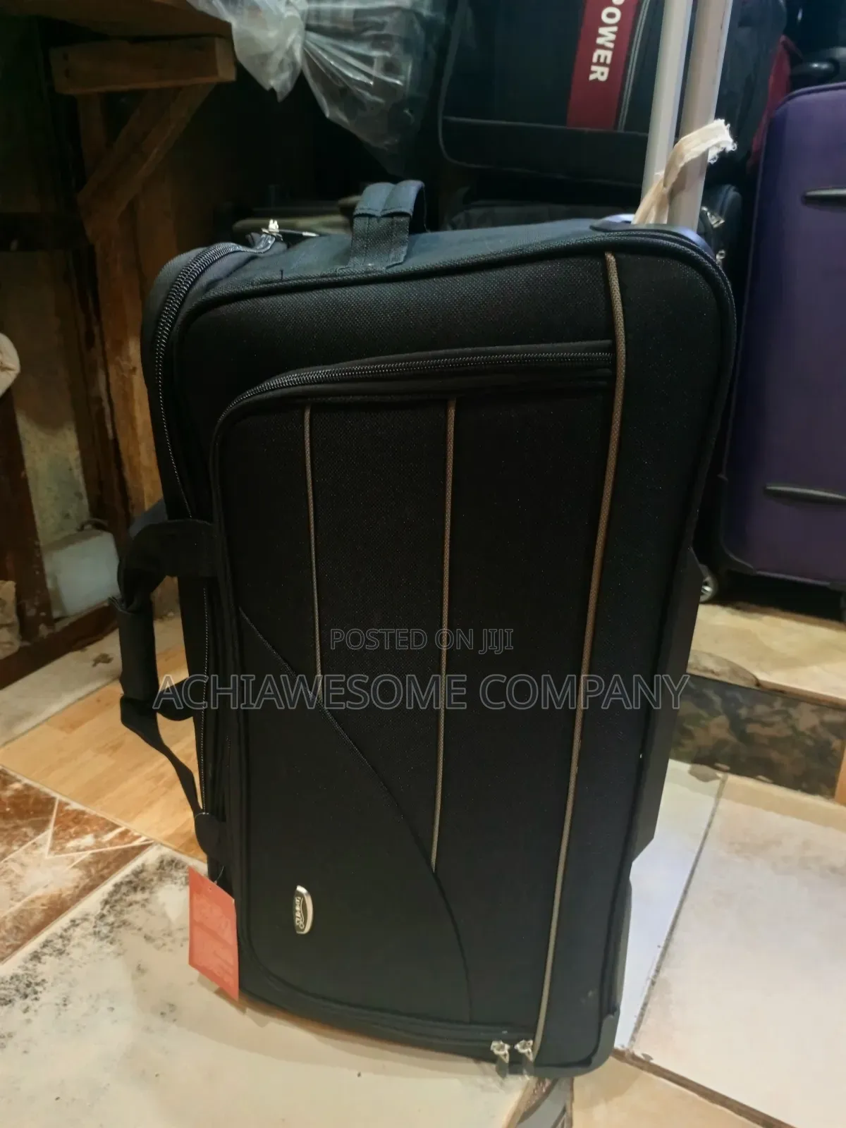 Weightless Traveling Bag With Trolley