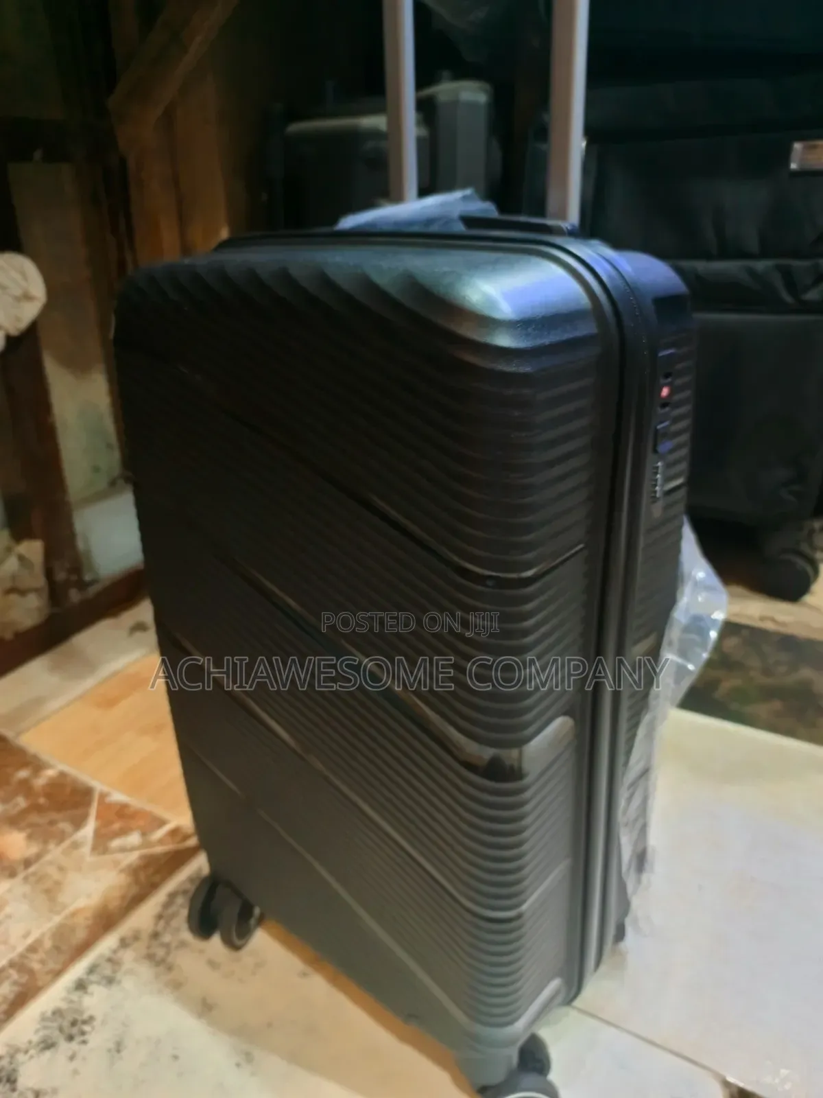 Hand Carry Rubber Traveling Box