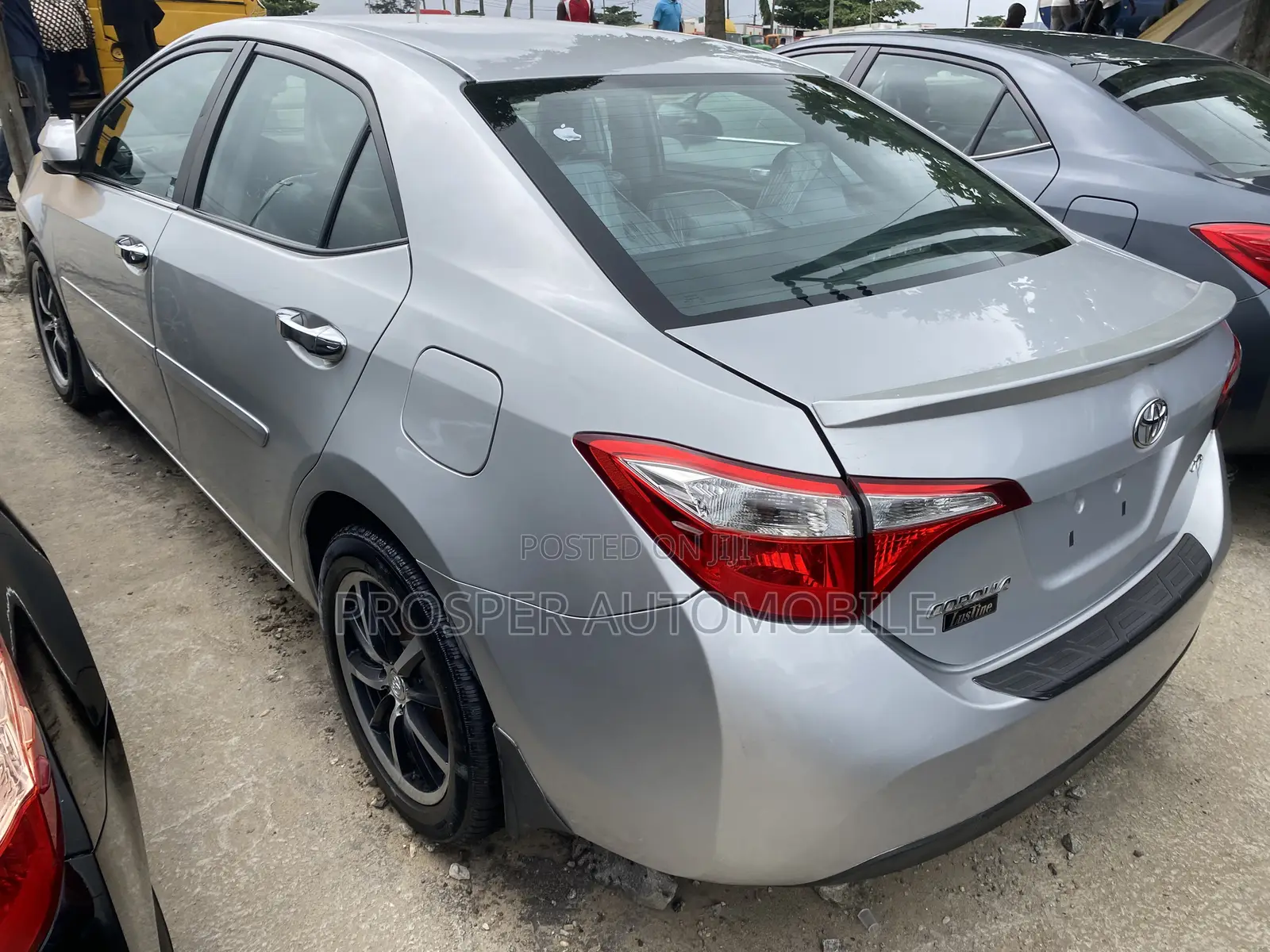 Toyota Corolla LE 4dr Sedan (1.8L 4cyl CVT) 2016 Silver