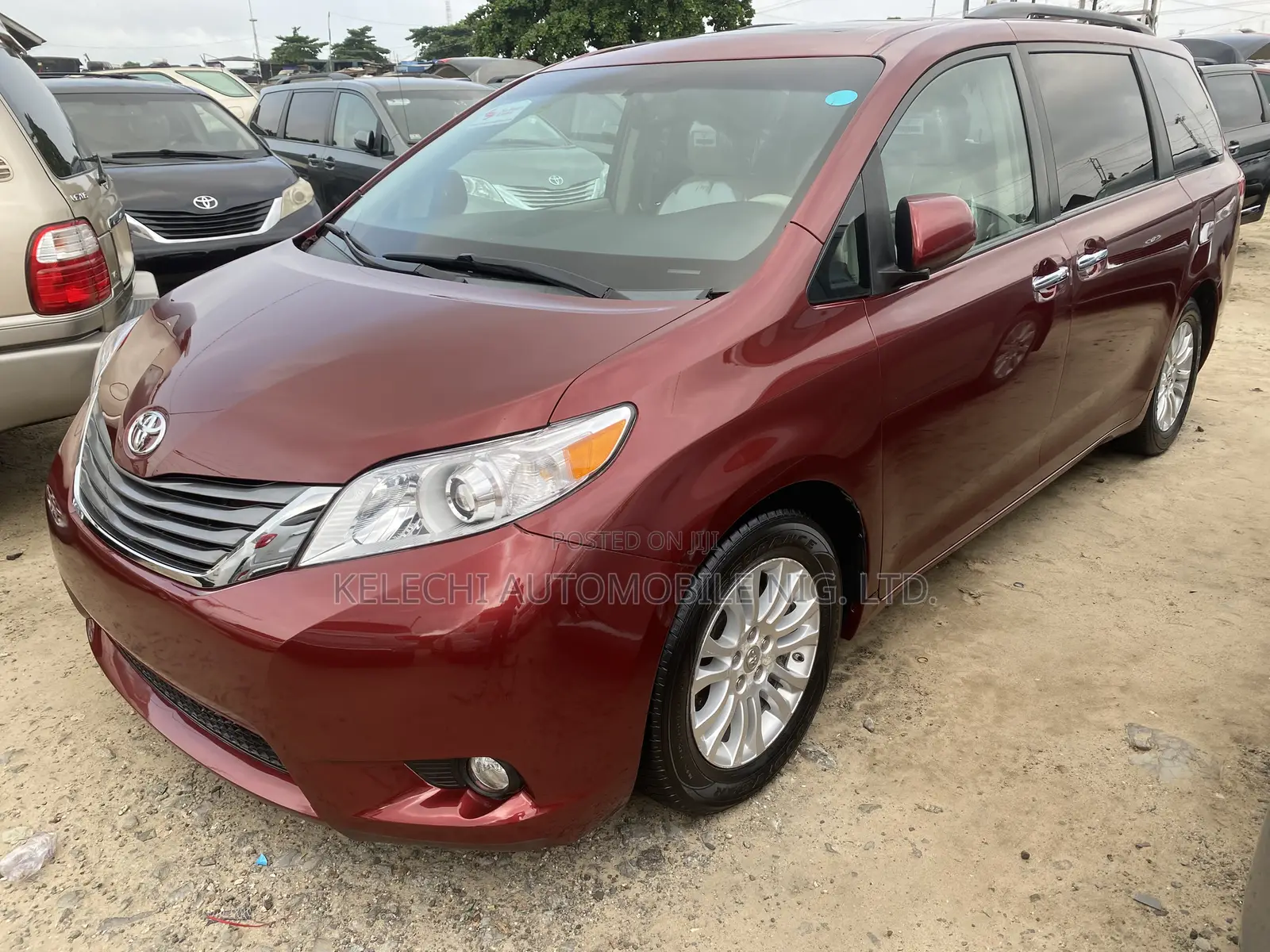 Toyota Sienna XLE 7 Passenger Mobility 2011 Red