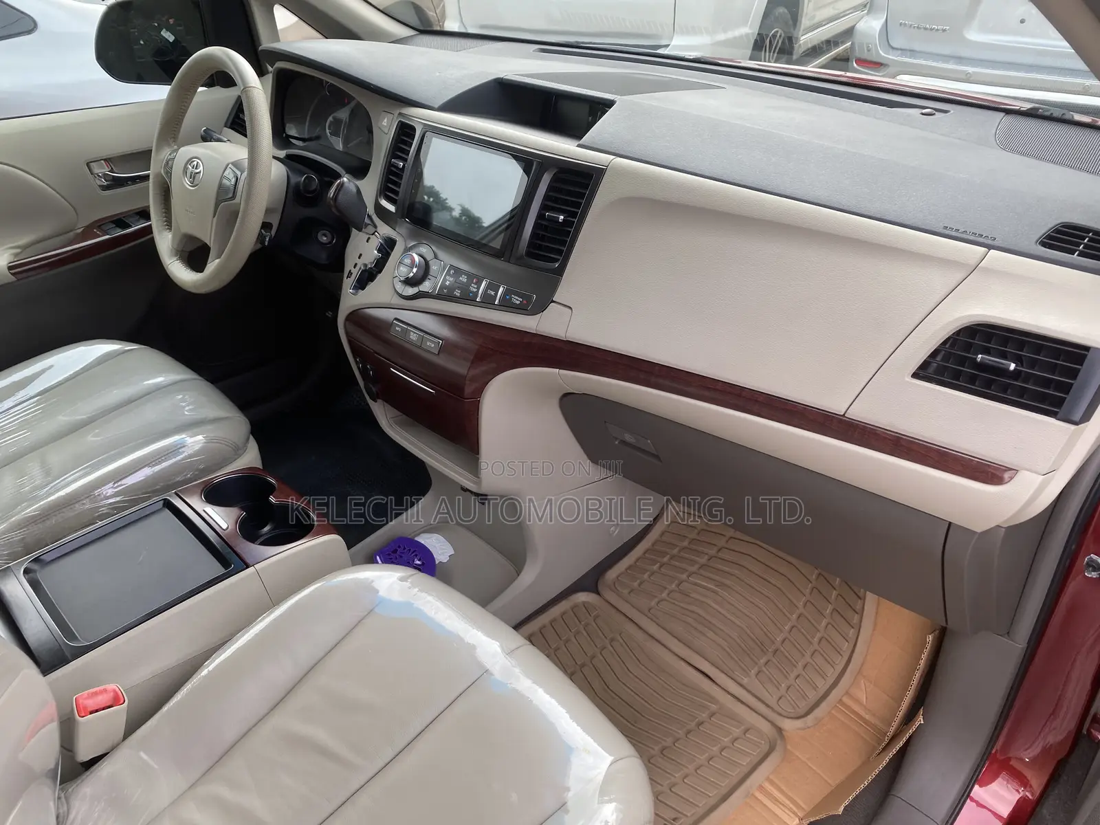 Toyota Sienna XLE 7 Passenger Mobility 2011 Red