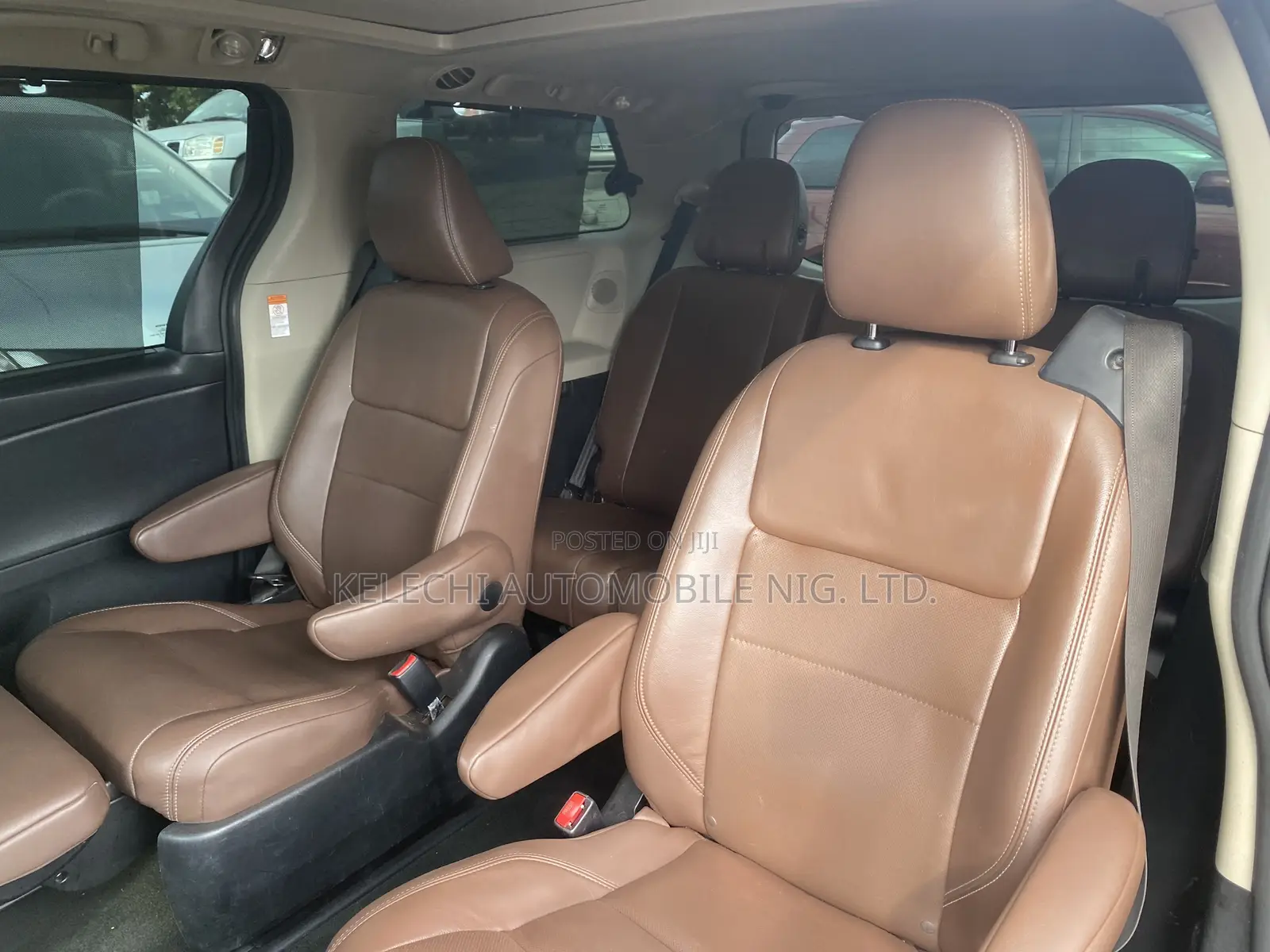 Toyota Sienna XLE Premium 8 Passenger (3.5L 6cyl 8A) 2017 Black