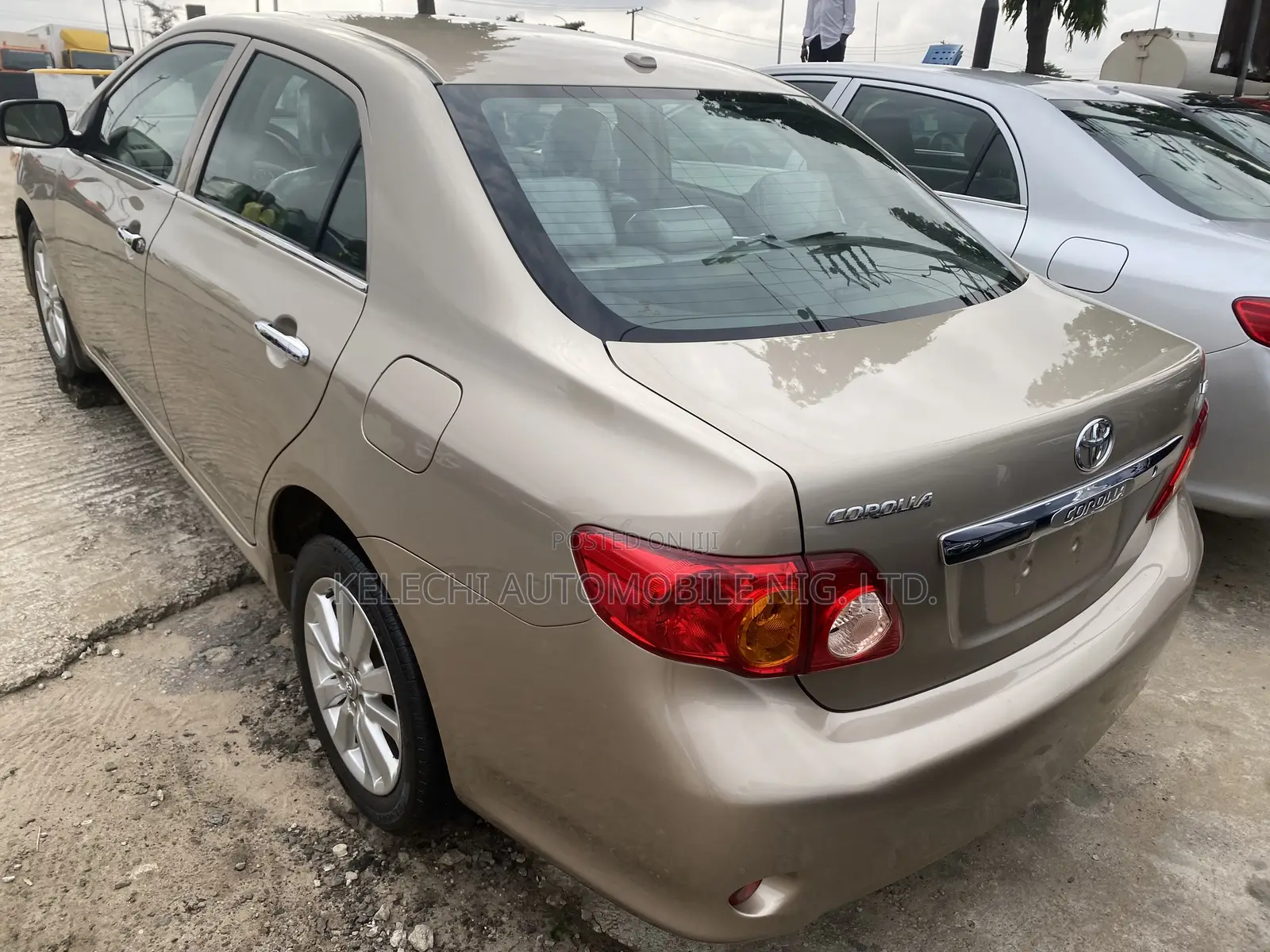 Toyota Corolla 2010 Gold