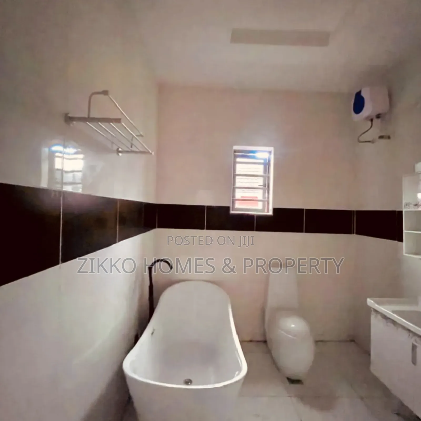 4bdrm Duplex in Ikota for sale