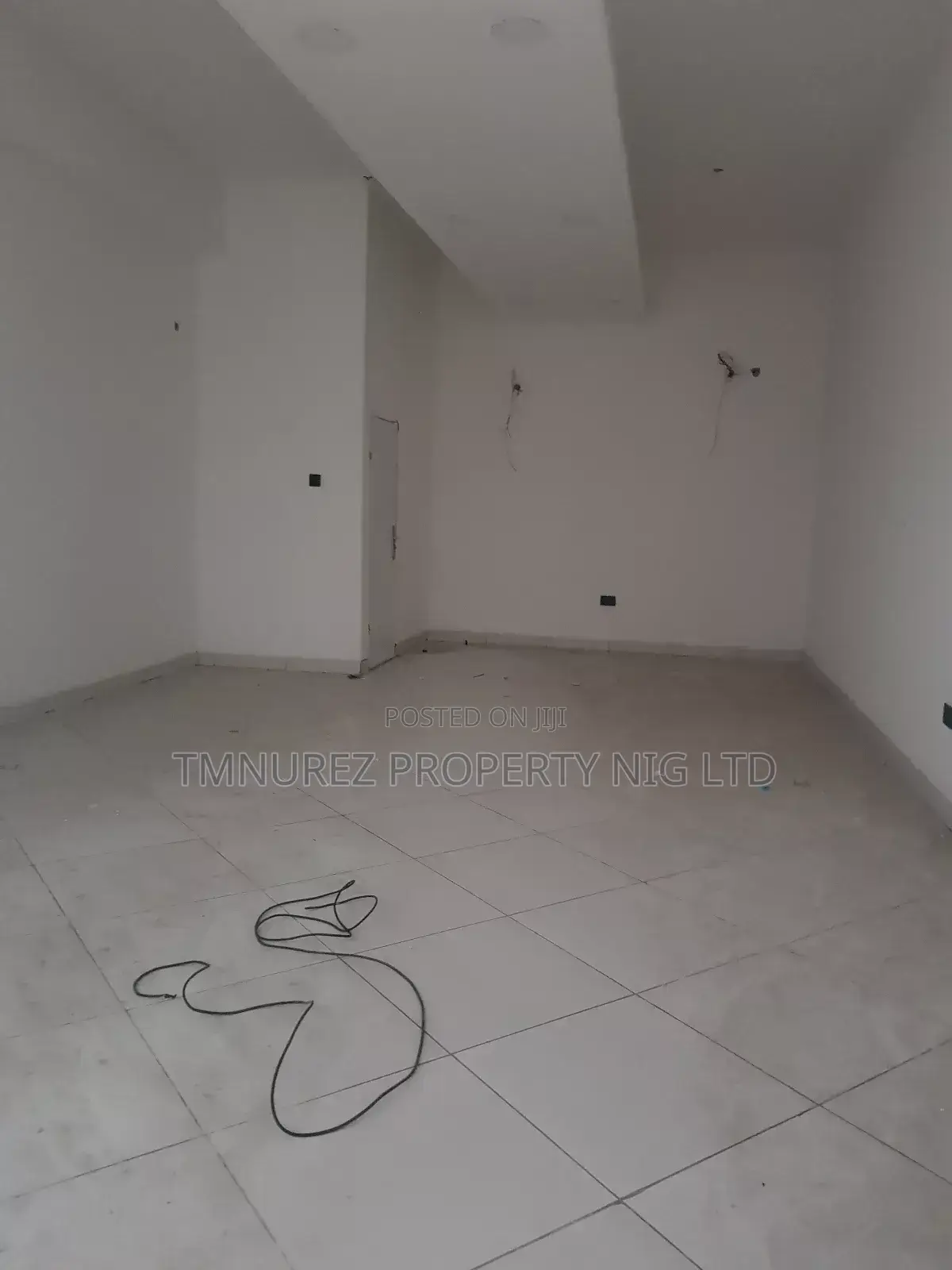 Showrooms, Office Space for Rent