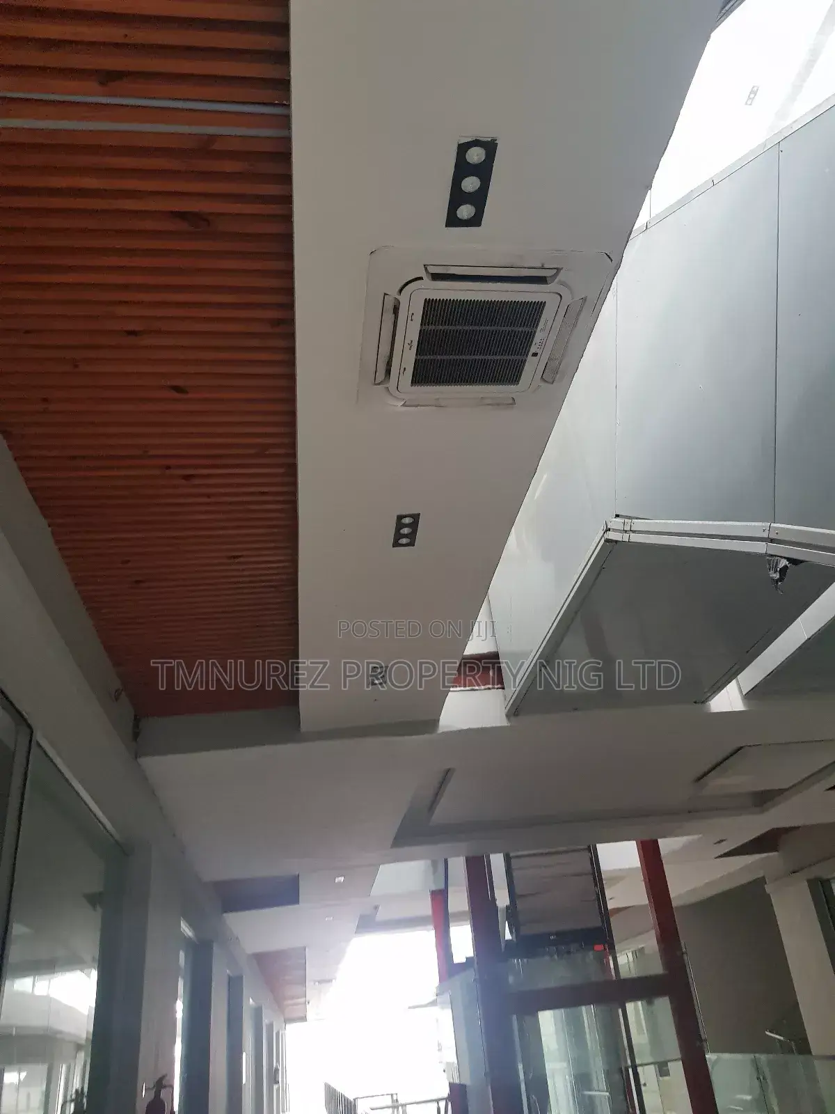 Shop Office Space,Showroom for Rent Lekki