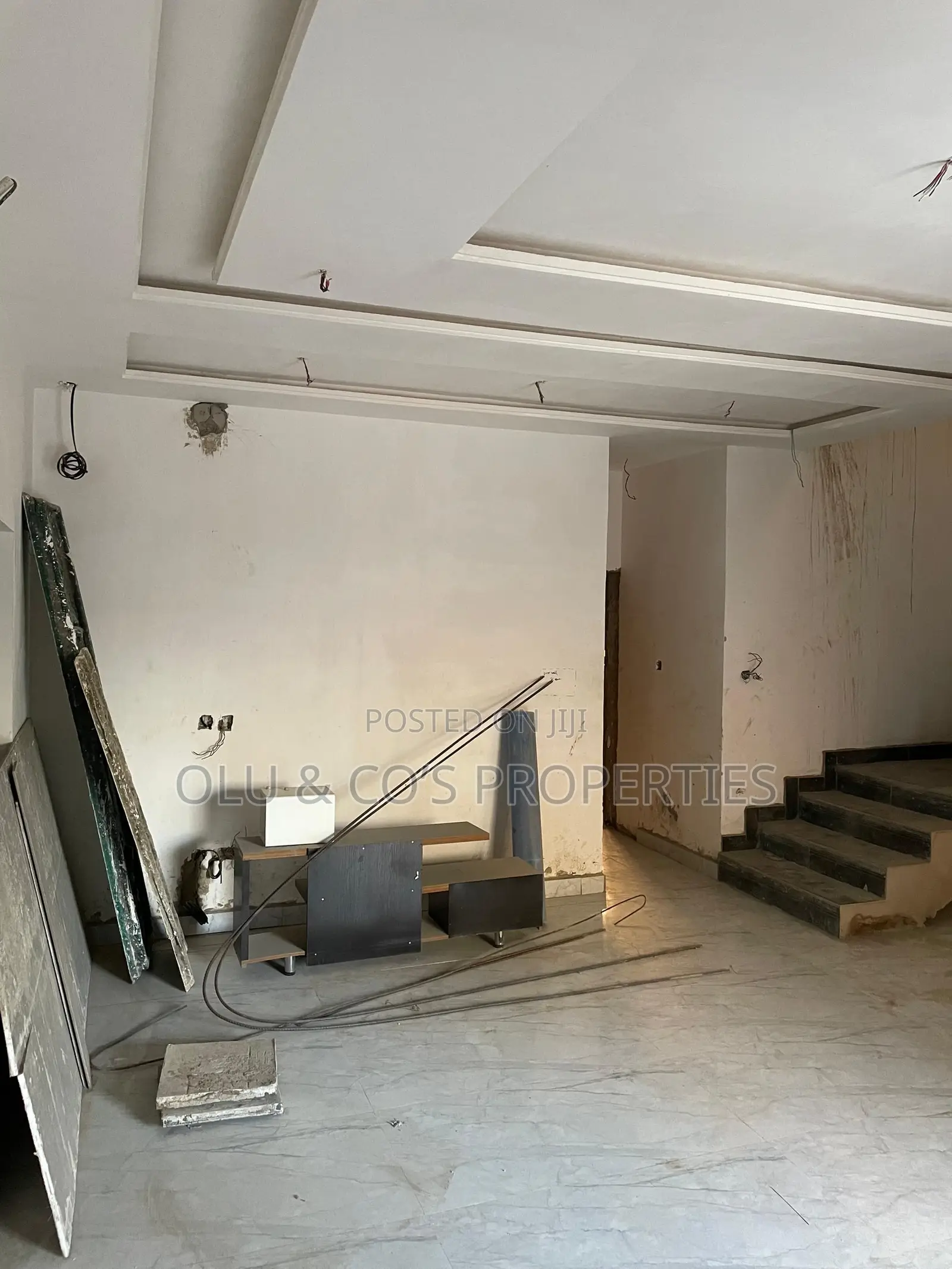 4bdrm Townhouse/Terrace in Palm Heights Estate, Lugbe District