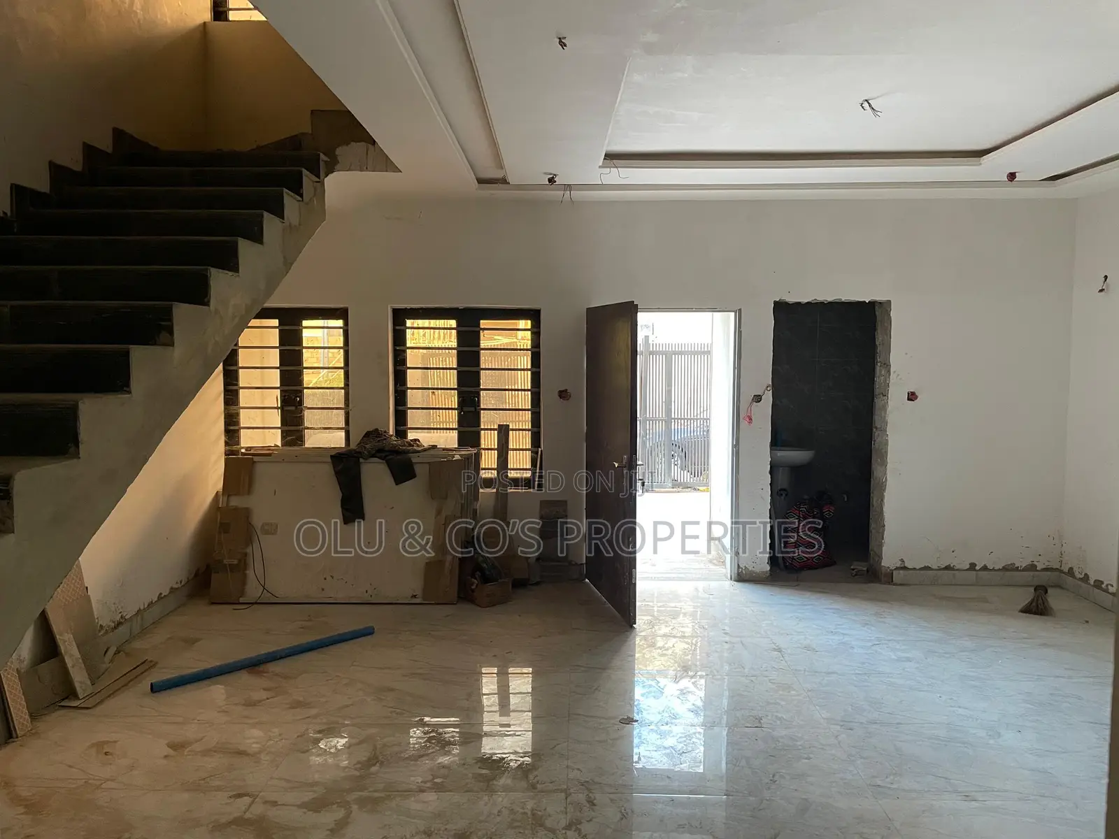 4bdrm Townhouse/Terrace in Palm Heights Estate, Lugbe District