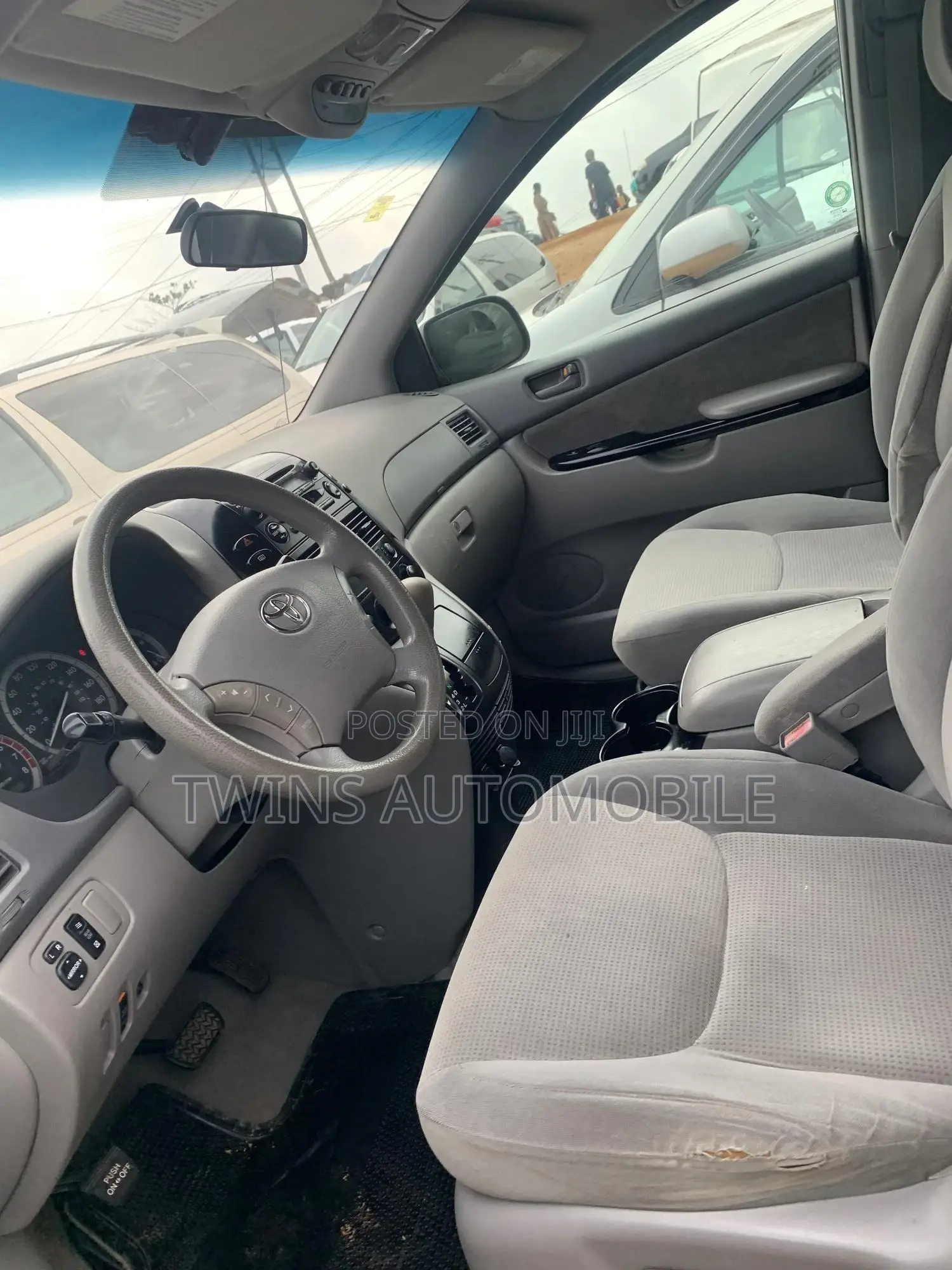 Toyota Sienna LE AWD 2005 Red