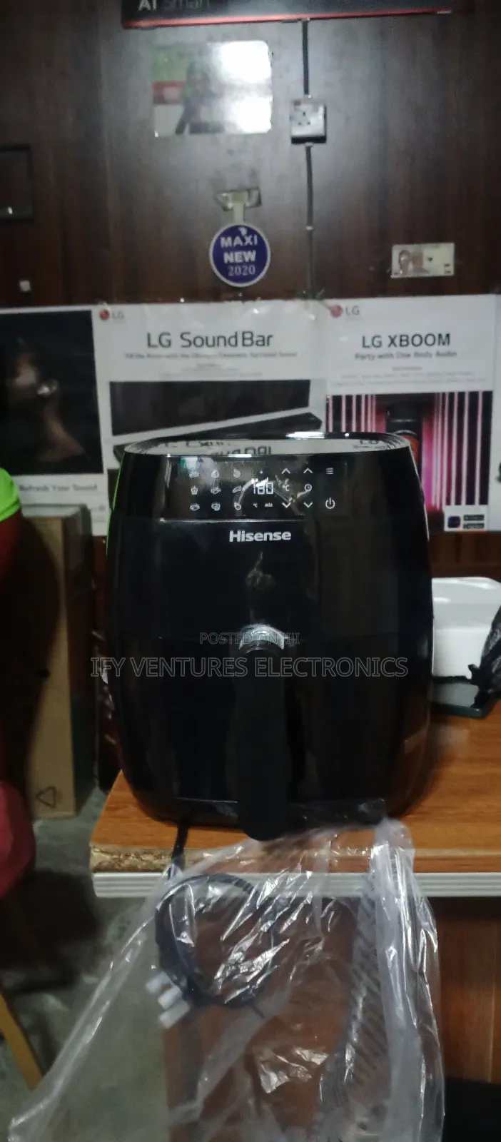 5 Litres Hisense Air Fryer That Roast, Grill, Fry and Bake.