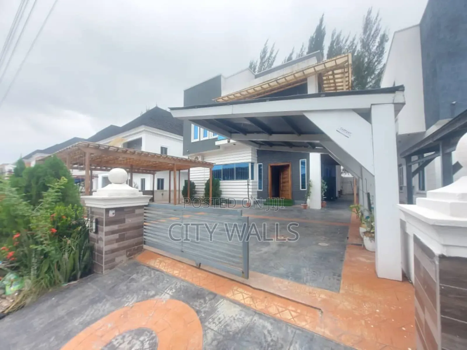 5bdrm Duplex in Richmond Estate, Ikota for rent