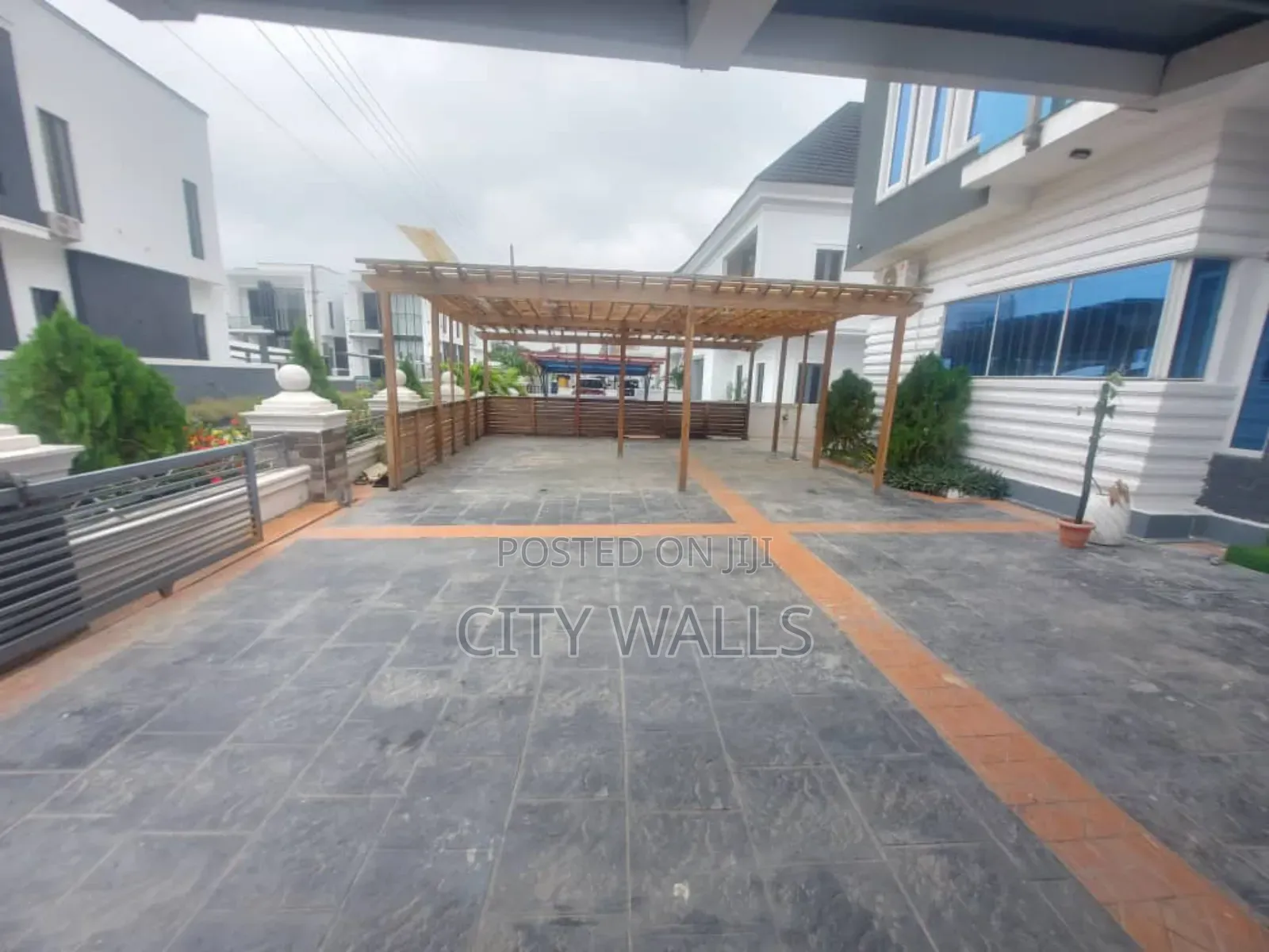 5bdrm Duplex in Richmond Estate, Ikota for rent