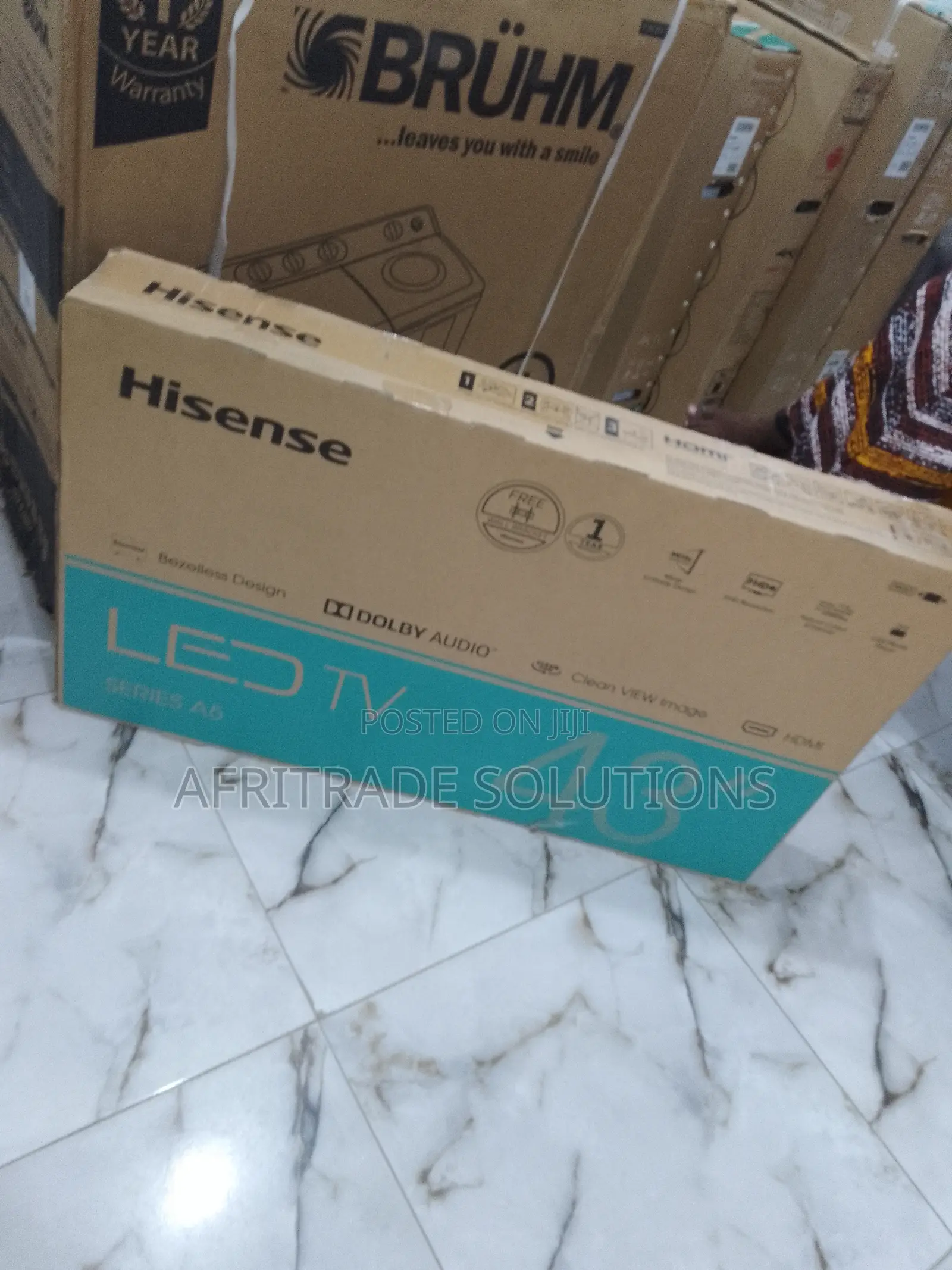 Hisense 43" A5series TV + Free Wall Bracket