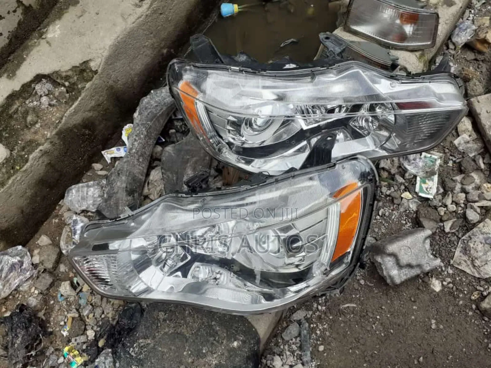 Mitsubishi Outlander 2012 Front Light Available