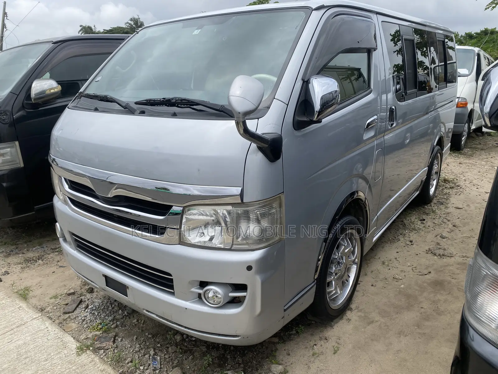 Toyota HiAce 2012 Silver