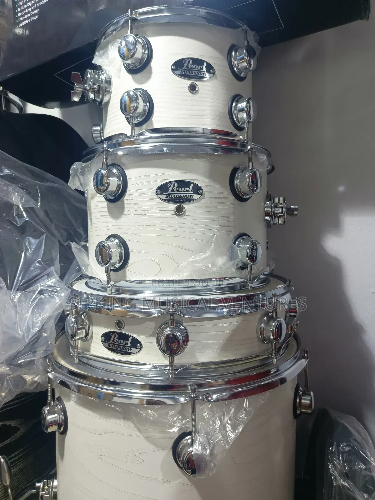 Pearl Roadshow 5pcs Professional Drum Set With Pearl Cymbals